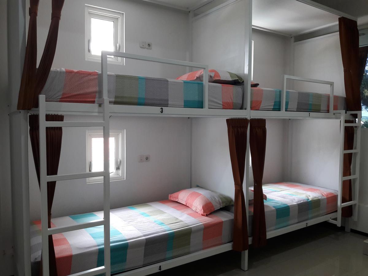 Huize Jon Hostel Malang Kültér fotó