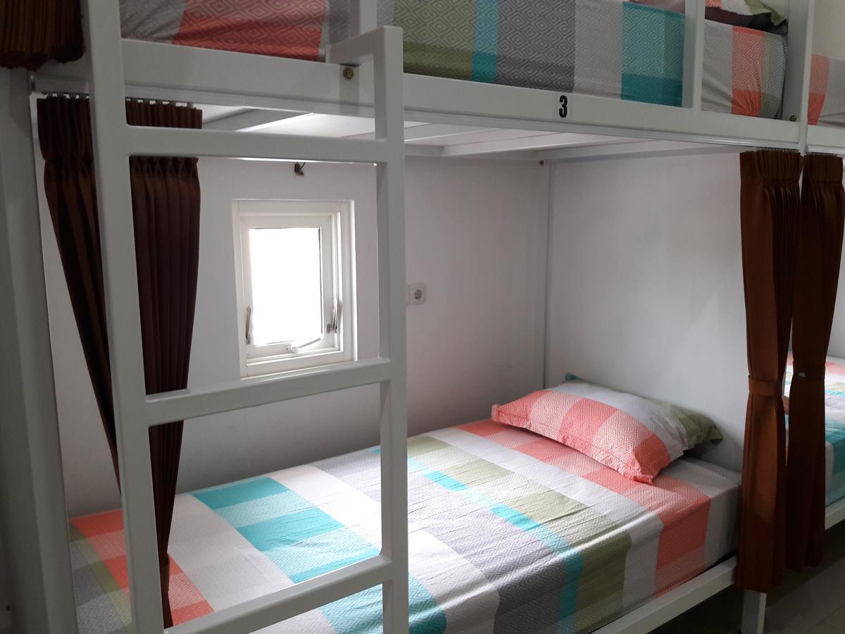 Huize Jon Hostel Malang Kültér fotó