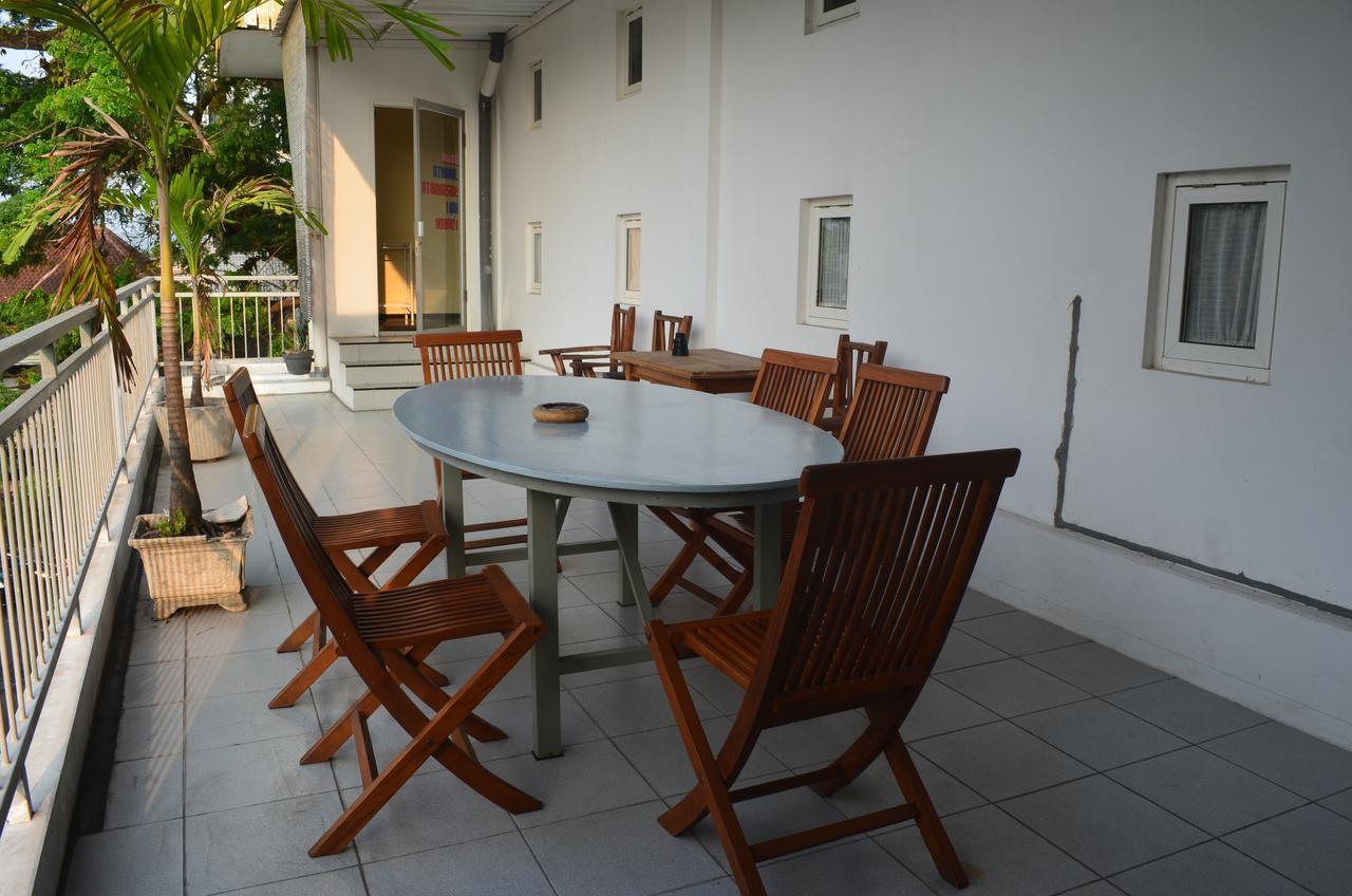 Huize Jon Hostel Malang Kültér fotó